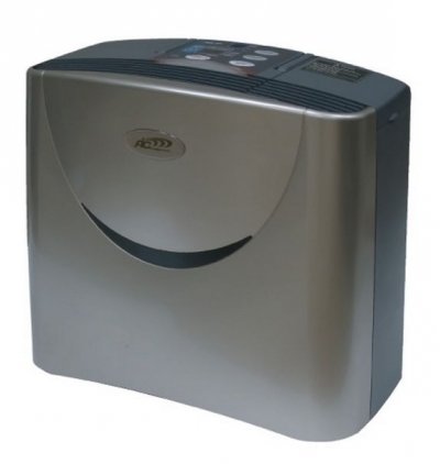 Очиститель воздуха Aic 3SK-AC0304M Очиститель воздуха Aic 3SK-AC0304MОчистка + Увлажнение<br>Благодаря увлажнителю-очистителю воздуха AIC 3SK-AC0304M Вы всегда будете окружены чистым и свежим воздухом, умеренно увлажненный и идеально очищенный от загрязнений всех видов.<br>Возможность отключать функции ионизации и увлажнения воздуха позволяют использовать функции устройства в любом сочетании, а эстетичный дизайн и бесшумная работа создают морально-эстетическое удовлетворение от эксплуатации прибора.<br> Особенности прибора:<br><br>Функция автоматического контроля влажности<br>Возможность настройки производительности<br>Автоматическое отключение при низком уровне воды в емкости<br>Автоматическое отключение прибора при снятии водяной емкости<br>Наличие функции озонирования воздуха<br>Умягчающий картридж для воды в комплекте<br>Светодиодный дисплей<br>Сенсорное управление прибором<br>Бесшумная работа<br>Низкое энергопотребление<br>Современный эстетичный дизайн<br><br>Очиститель-увлажнитель воздуха универсальное устройство, которое обеспечивает максимально высокое качество воздуха в помещении, где прибор работает, не нагромождая в комнате большого количества отдельных приборов.<br>Поддержание здорового уровня влажности воздуха (в пределах 50-60 % RH) защищает не только предметы интерьера от пересыхания и растрескивания, комнатные растения от подсыхания кончиков, но и, что гораздо более важно, Ваше здоровье от возможных заболеваний, связанных с недостатком влаги в окружающем воздухе. Аллергические реакции, сухость кожи, пересушенные слизистые оболочки, плохой транспорт кислорода в легких и другие проблемы могут возникать у нас именно из-за слишком сухого воздуха в помещении. При этом мы круглый год подвергаемся в домах и на работе воздействию факторов, сильно понижающих содержание влаги в воздухе. Это и кондиционеры летом, и отопительные приборы зимой, и другое оборудование, под воздействием которого влага, находящаяся в воздухе, удаляется.<br><br>Пять ступеней очистки воздуха позволяет устранить из воздуха бактерии и вирусы, грибки и аллергены, пыль и химические загрязнения (вредные пары и летучие соединения).<br>Функция автоматического контроля влажности позволяет постоянно поддерживать стабильный уровень концентрации влаги в воздухе, не переувлажняя воздух и не допуская его пересыхания. Дисплей постоянно отображает уровень влажности воздуха в помещении и заданные Вами параметры.<br>Возможность настройки производительности позволяет корректировать интенсивность выделения холодного пара в зависимости от условий климата в помещении.<br>Автоматическое отключение прибора в случае, если воды в резервуаре недостаточно защищает работоспособность устройства и продлевает его срок эксплуатации. Приятный мелодичный звуковой сигнал извещает об отключении увлажнения, позволяя вовремя отреагировать, добавив емкость воды.<br>Возможность отключения режимов увлажнения и ионизации воздуха обоих одновременно или одного из них позволяет использовать прибора наиболее широко, используя прибор и как обычный очиститель воздуха.<br>Аккуратный и привлекательный дизайн прибора позволяет использовать его, не снижая эстетических свойств интерьера и наслаждаясь здоровой атмосферой в комфорте и уюте.<br> <br><br>Страна: Италия<br>Производитель: Корея<br>S очистки, м?: 50<br>S увлажнения, м?: 50<br>Воздухообмен, мsup3;/ч: 250<br>Колво режимов работы: 3<br>Сенсоры качества воздуха: Нет<br>Газоанализатор: Нет<br>Датчик пыли: Нет<br>Предварительный фильтр: Да<br>НЕРАфильтр: Нет<br>Угольный фильтр: Нет<br>Электростатичный фильтр: Нет<br>Плазменный фильтр: Нет<br>Фотокаталитический фильтр: Да<br>Питание, В: 220 В<br>УФ лампа: Да<br>Ионизация: Да<br>Антибактерицидный фильтр: Да<br>Пульт Д/У: Да<br>Расход воды, мл/ч: 400<br>Шум, дБа: 37<br>Гигрометр: Да<br>Мощность, Вт: 50<br>Объем бака, л: 4<br>Габариты ВхШхГ, см: 38,5x35,2x24,5<br>Вес, кг: 6<br>Гарантия: 1 год<br>Ширина мм: 352<br>Высота мм: 385<br>Глубина мм: 245