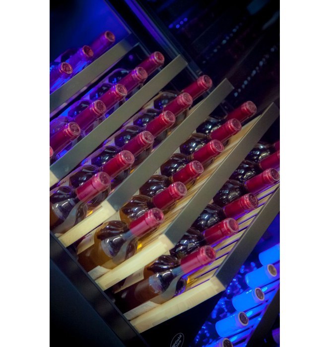 Встраиваемый винный шкаф 101-200 бутылок Cold Vine C110-KBT2, цвет черный - фото 7