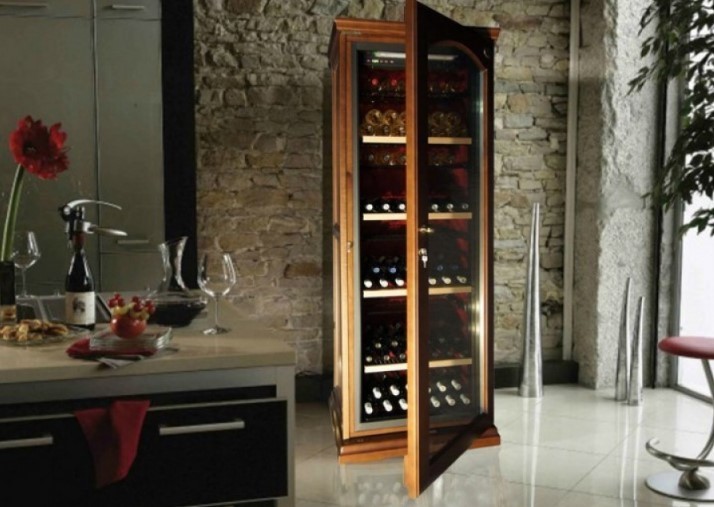 Отдельностоящий винный шкаф 101-200 бутылок IP Industrie