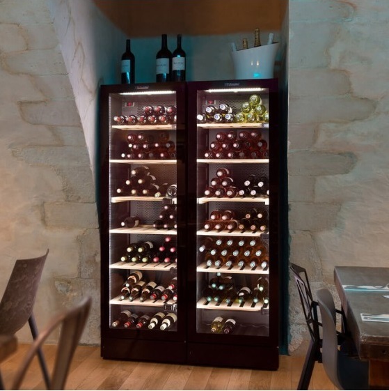 Встраиваемый винный шкаф 101-200 бутылок LaSommeliere