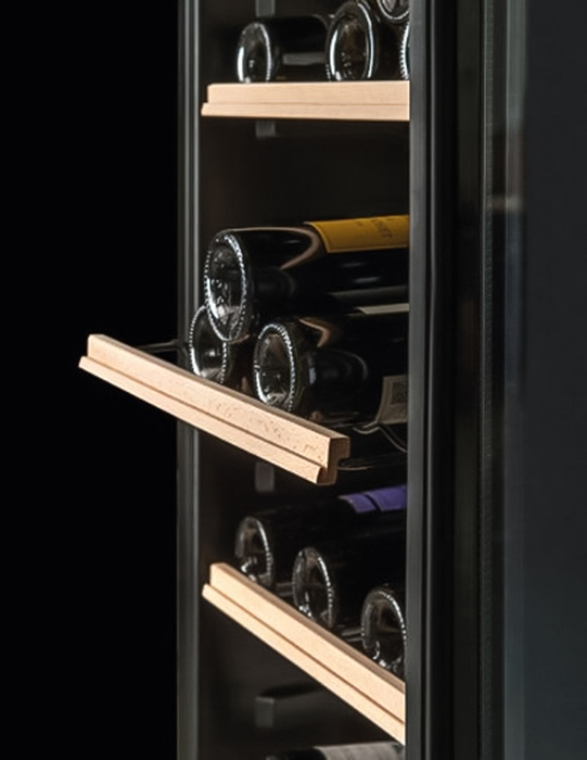 Отдельностоящий винный шкаф 101-200 бутылок LaSommeliere CTPNE147, цвет черный - фото 4