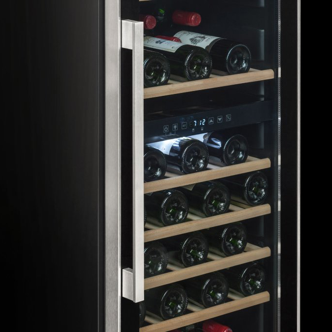 Отдельностоящий винный шкаф 101-200 бутылок LaSommeliere ECS135.2Z, цвет черный - фото 4