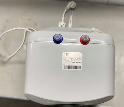 Уцененный электрический накопительный водонагреватель Ariston ABS ANDRIS LUX 15 UR уцененный фото #3