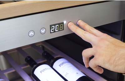 Отдельностоящий винный шкаф 51-100 бутылок CASO WineComfort 660 Smart фото #5