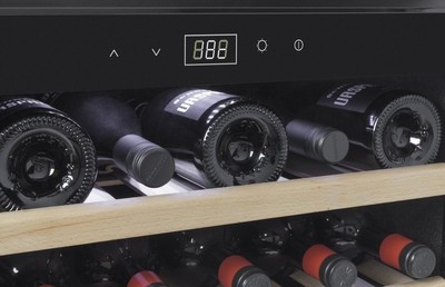 Встраиваемый винный шкаф 12-21 бутылка CASO WineSafe 18 EB Inox фото #4