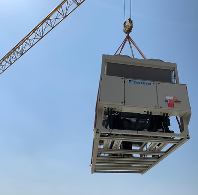Чиллер с воздушным охлаждением Daikin EWYT390B-SSA2 фото #5