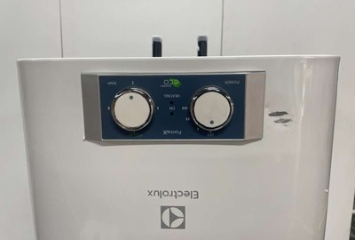 Уцененный электрический накопительный водонагреватель Electrolux EWH 100 Formax уцененный фото #4