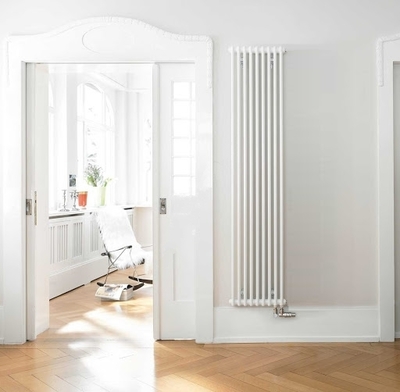 Стальной трубчатый радиатор 2-колончатый Zehnder Charleston Completto 2180/10/V001/RAL 9016 фото #3