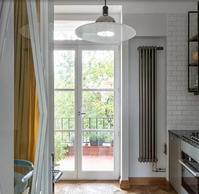 Стальной трубчатый радиатор 3-колончатый Zehnder Charleston Completto 3180/06/V001/TL фото #3
